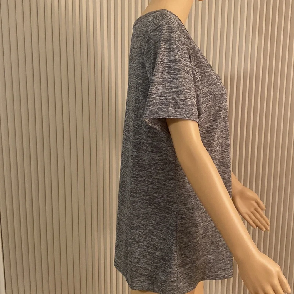 YOGO Athletica Top size L 100% polyester New without tags gray heather - Picture 2 of 7